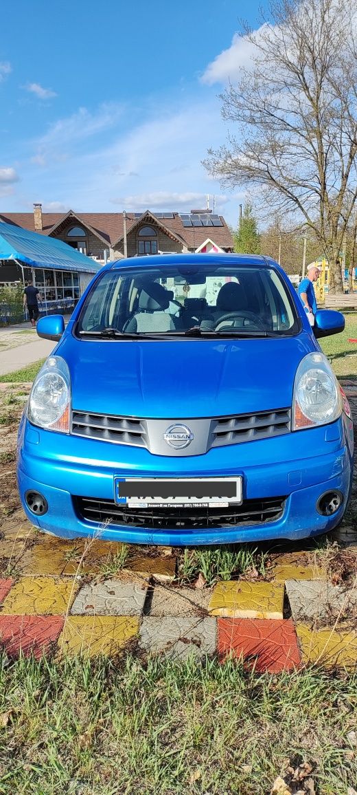 Продам Nissan note 1,4