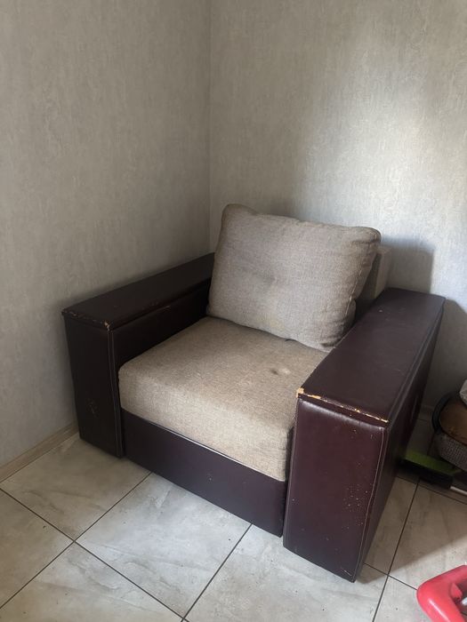 Продам крісло розкадне, колір коричневий