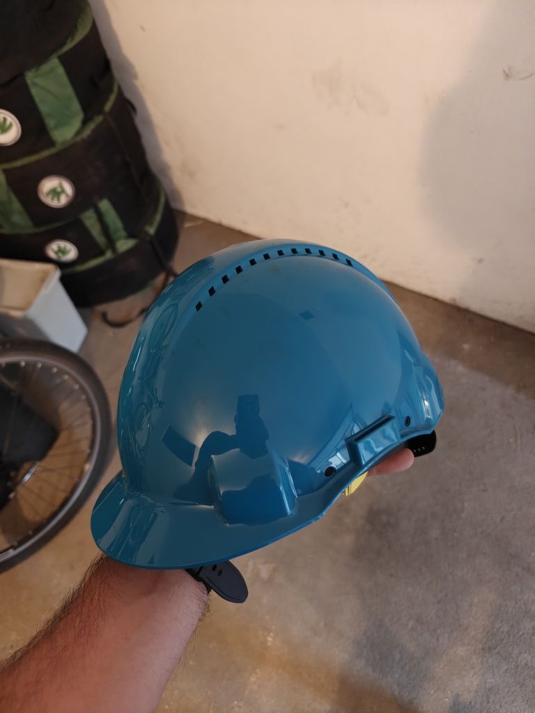 Kask budowlany 3M niebieski NOWY