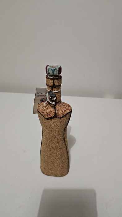 Licor de Mirto em garrafa de cortiça