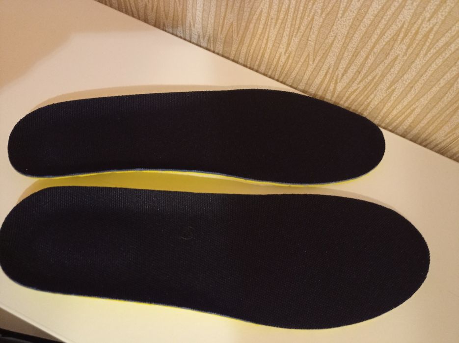 Устілки, стєльки для спортивного взуття.