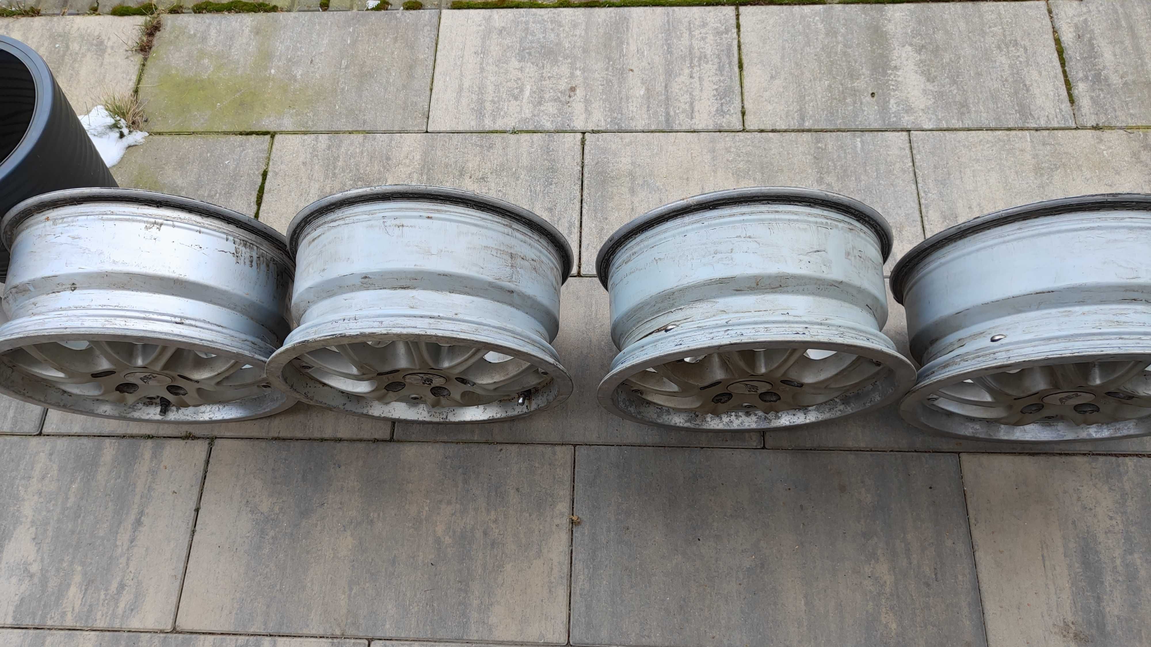 Sprzedam felgi  aluminiowe