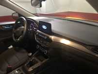 Ford Kuga vende-se
