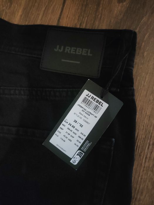 Spodnie Jack&Jones nowe z metką w rozmiarze  29/32