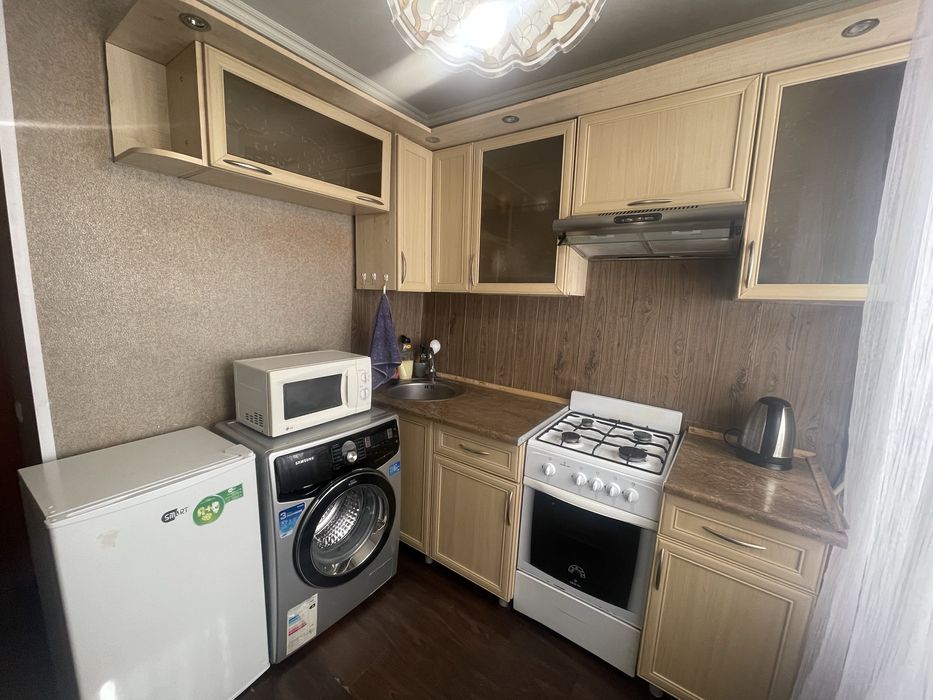 ВІЛЬНА  Центральна 90 однокімнатна