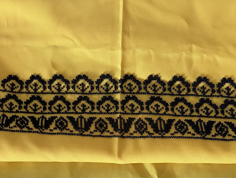 Жіноча вишиванка з бісеру ( сукня )