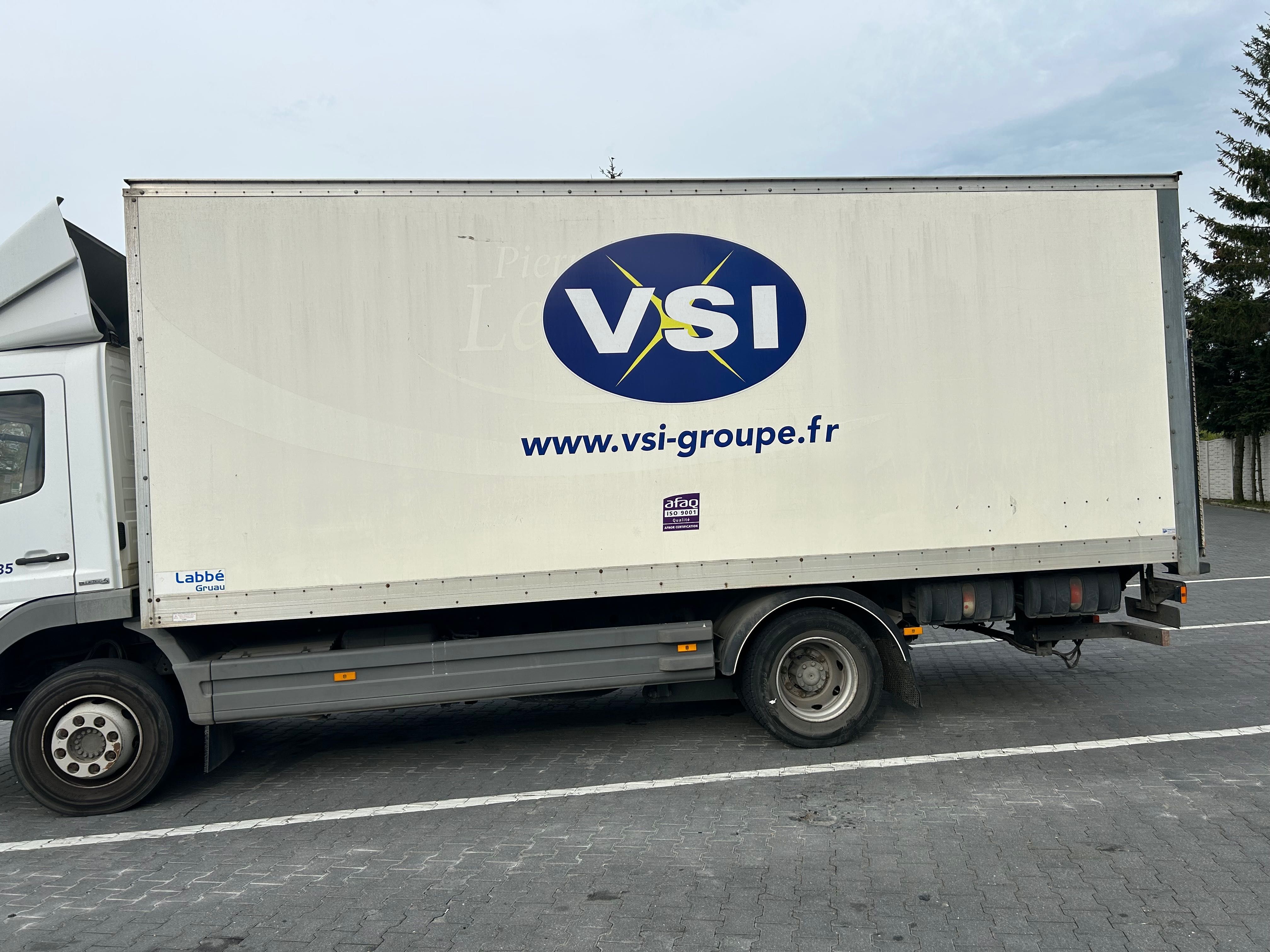 Kontener z windą 1,5t  Mercedes Atego  - winda 1500kg