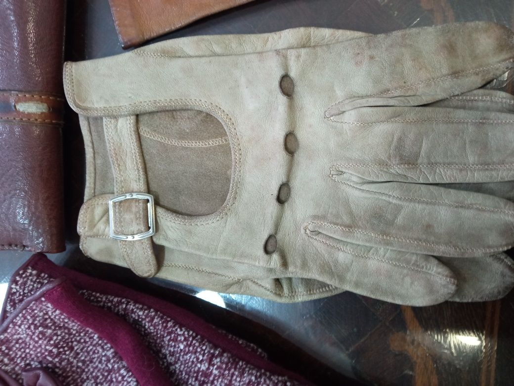 Luvas Anos 40 em pele raras oferta da carteira