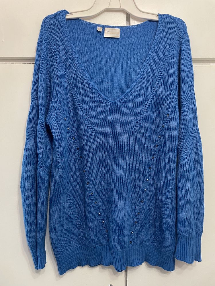 Sweter niebieski duzy biust 46/48.       1