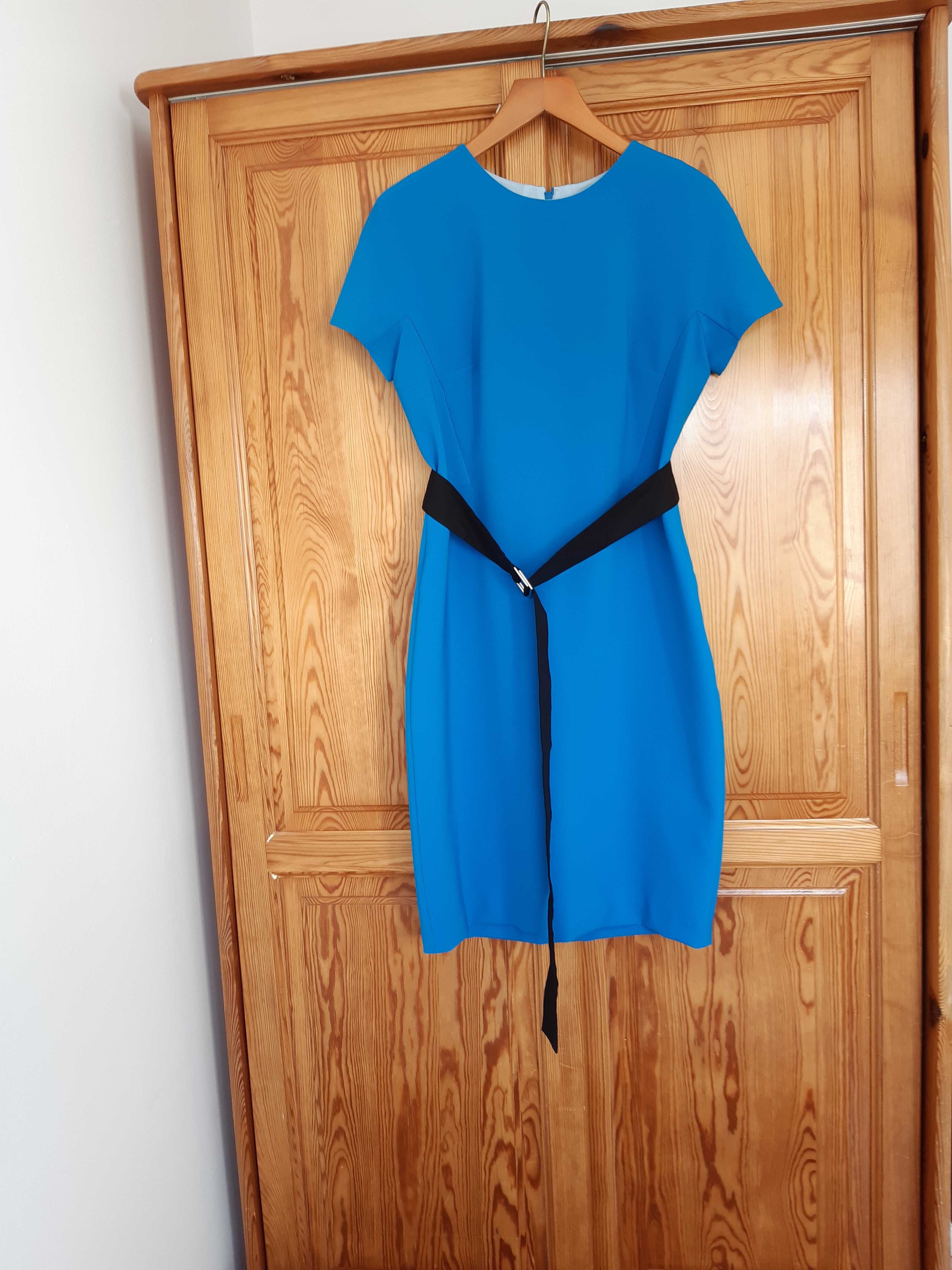 Elegancka sukienka Hexeline
