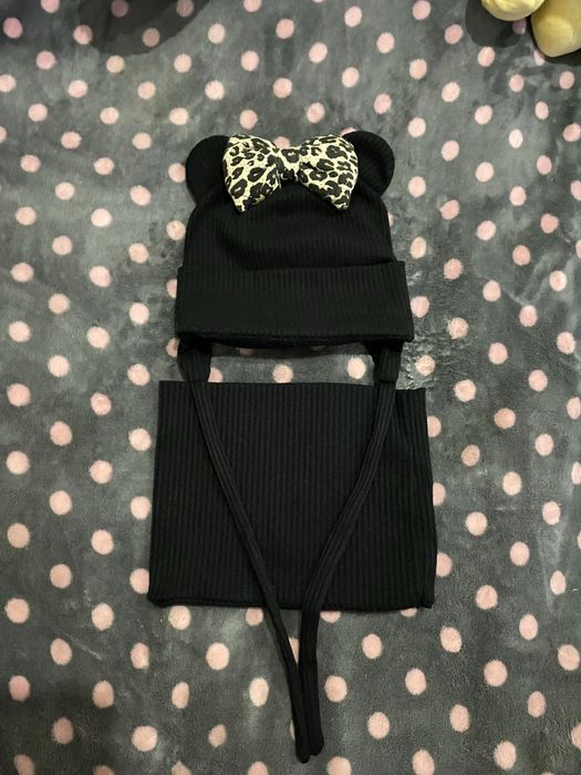 Шапка в рубчик з хамутом та вушками, утеплена флісом