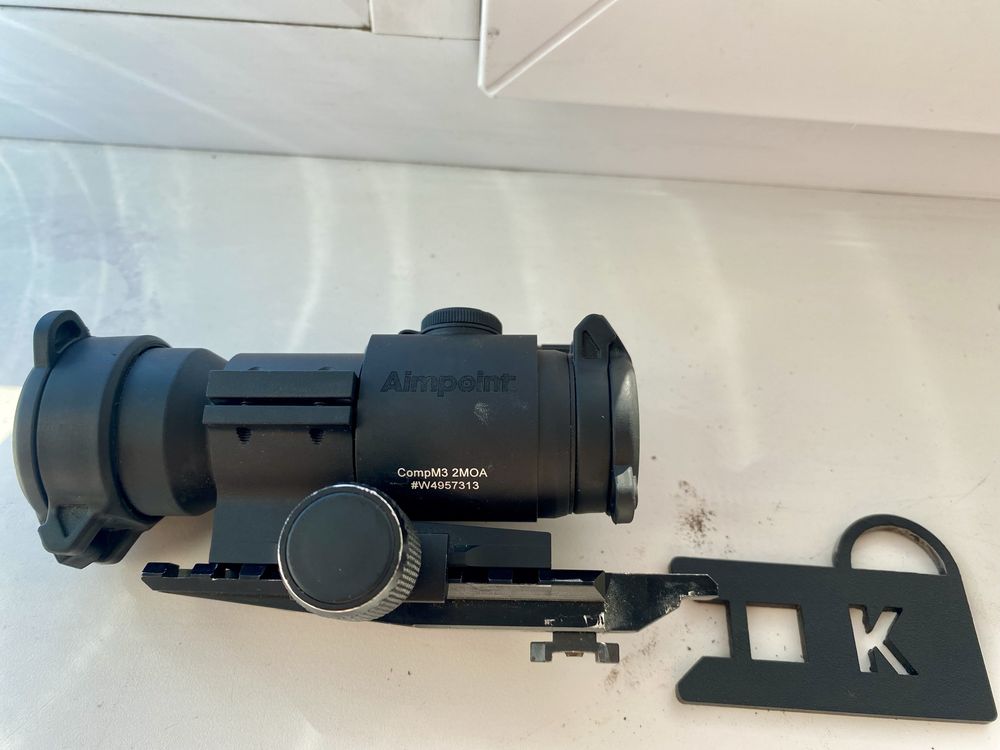 Калліматорний приціл Aimpoint CompM3 4MOA