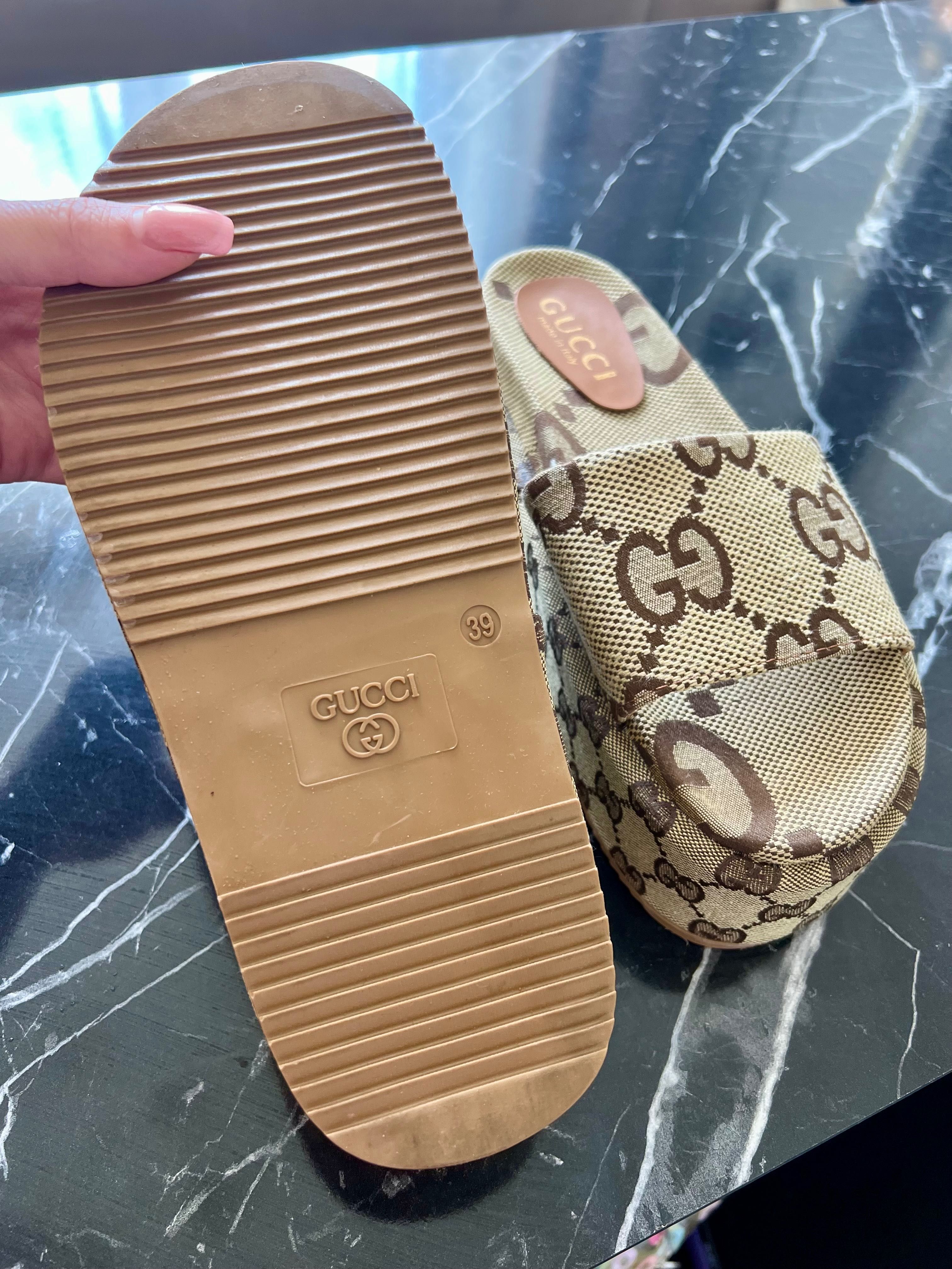 Buty na koturnie klapki gucci