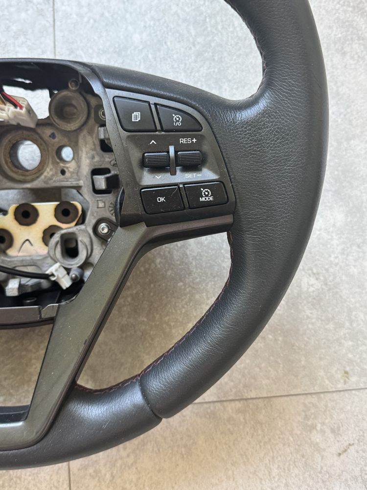Руль Hyundai Tucson кермо рулевое колесо