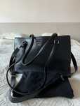 Czarna torebka shopper DKNY skóra