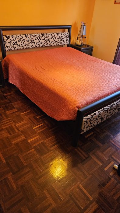 Vendo cama com colchão incluído