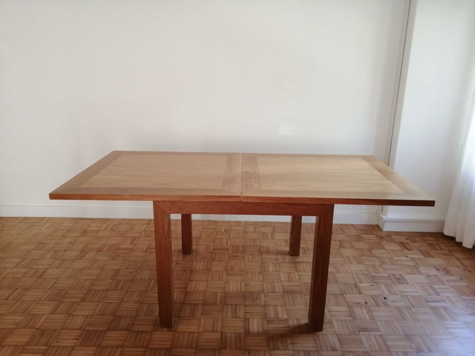 Mesa extensível de carvalho maciço