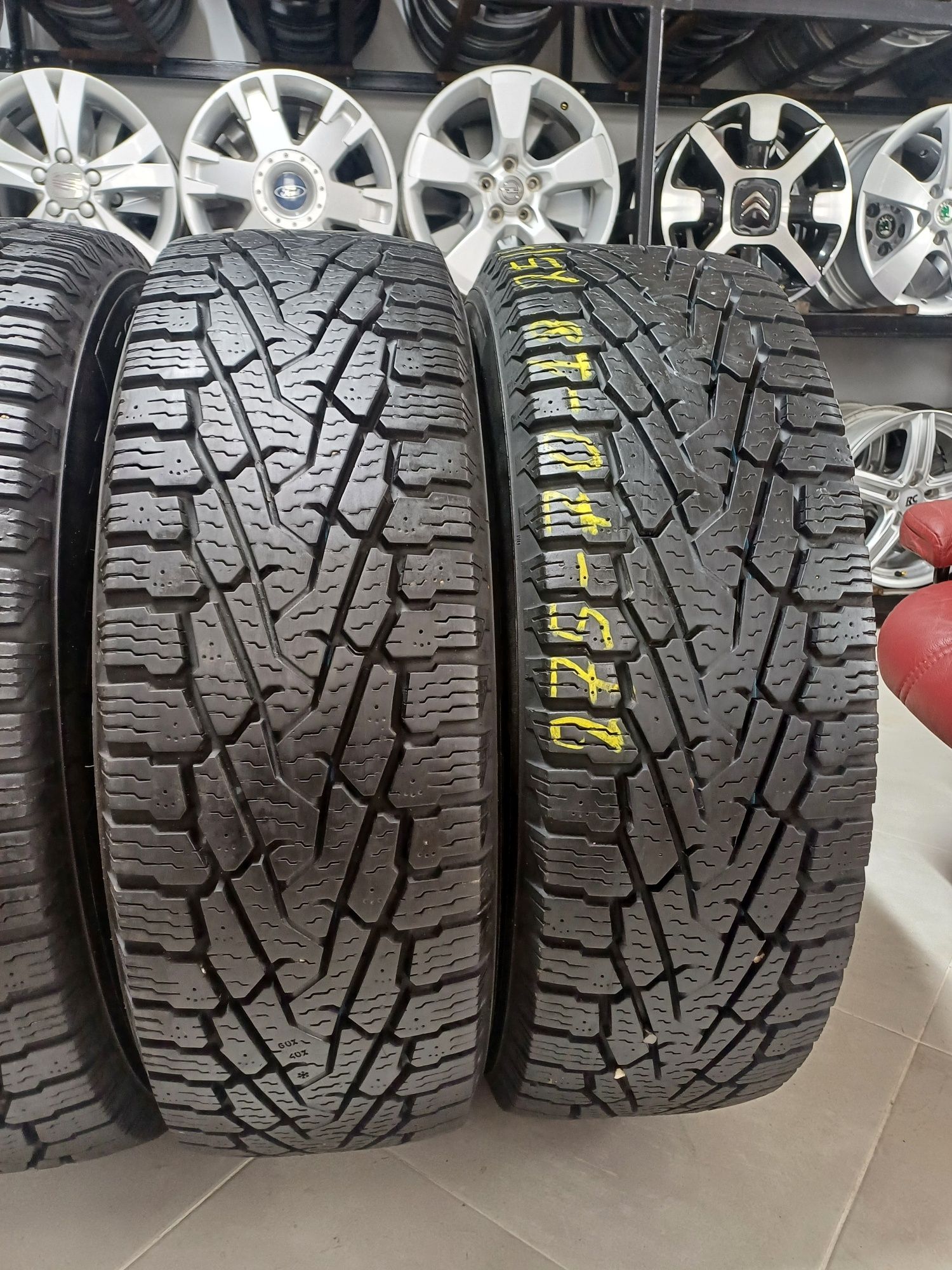 275 70 18 Nokian Hakkapeliitta LT зимові 80%