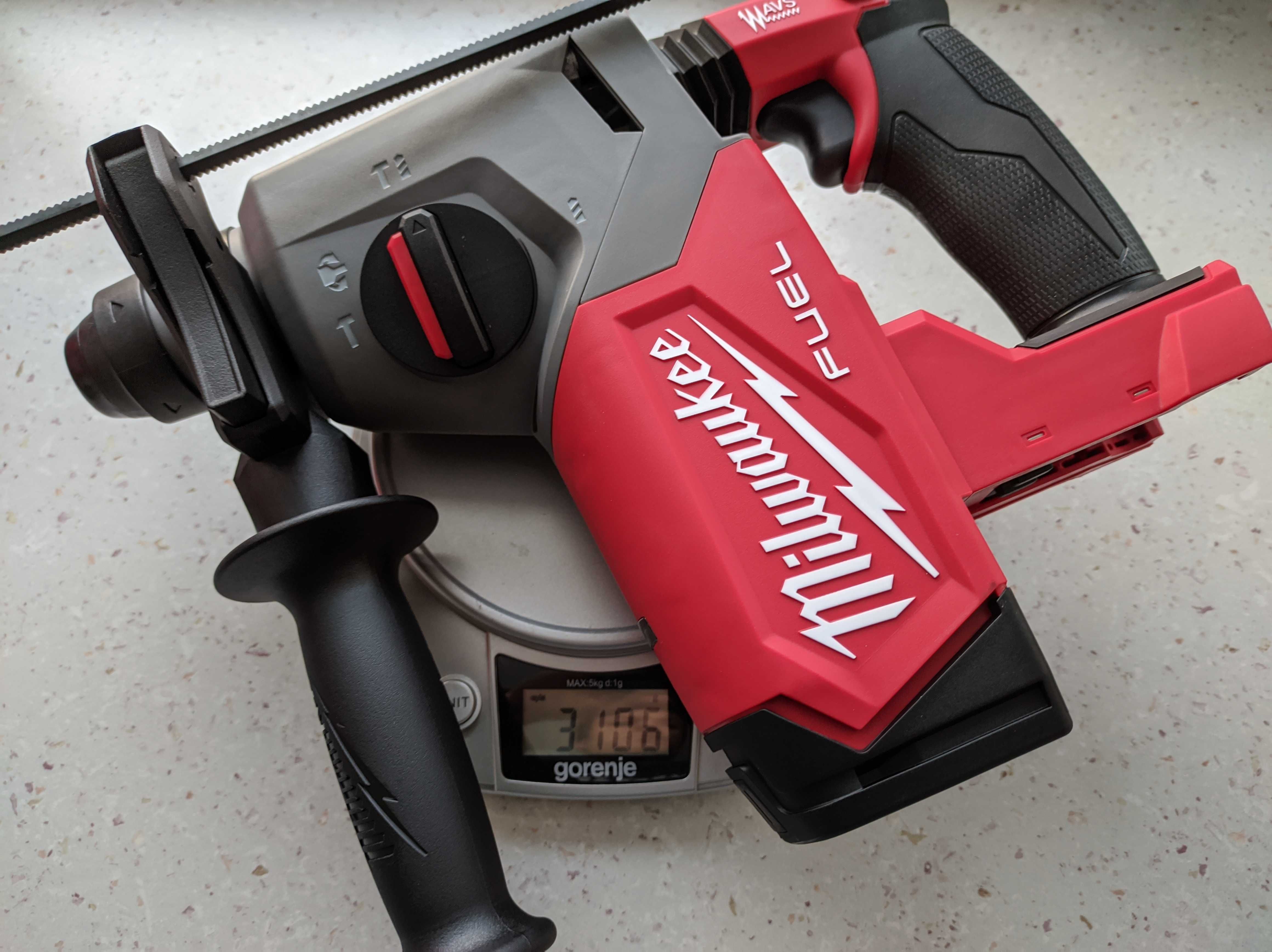 Бесщеточный аккумуляторный перфоратор Milwaukee M18 FUEL 2912-20 2,7Дж