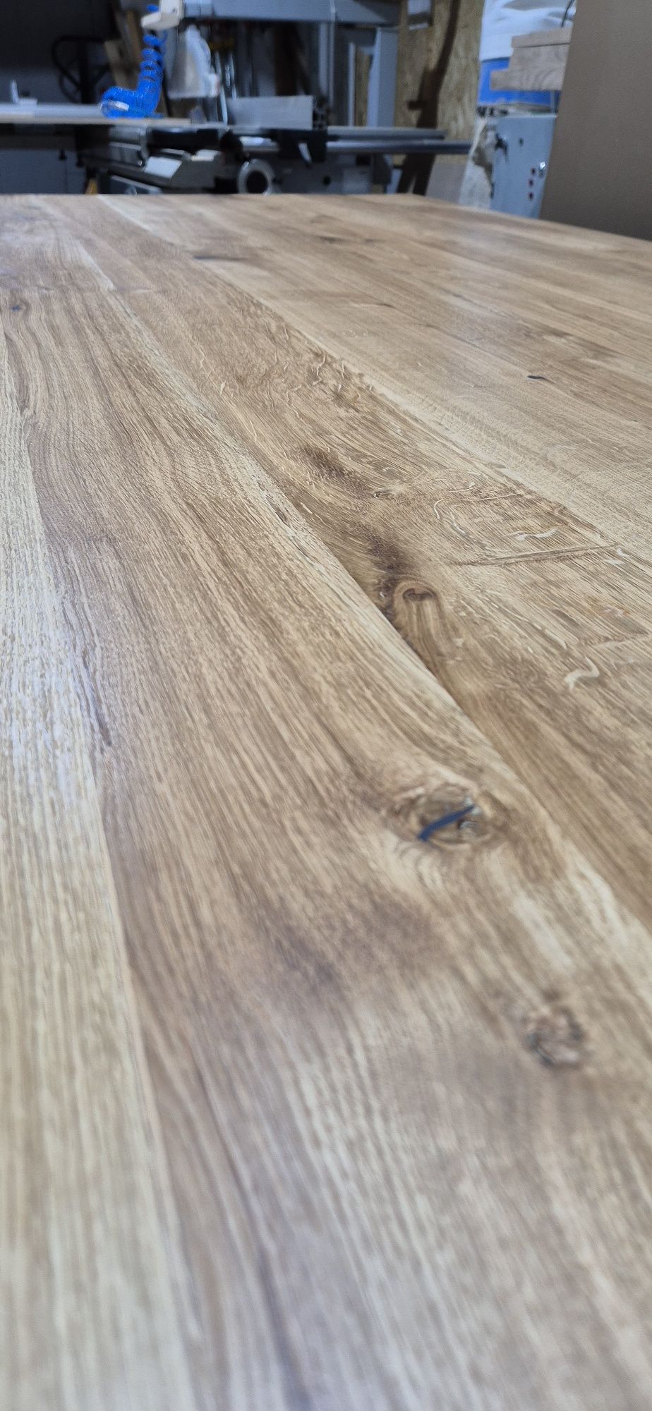 Dębowy stól w stylu loft