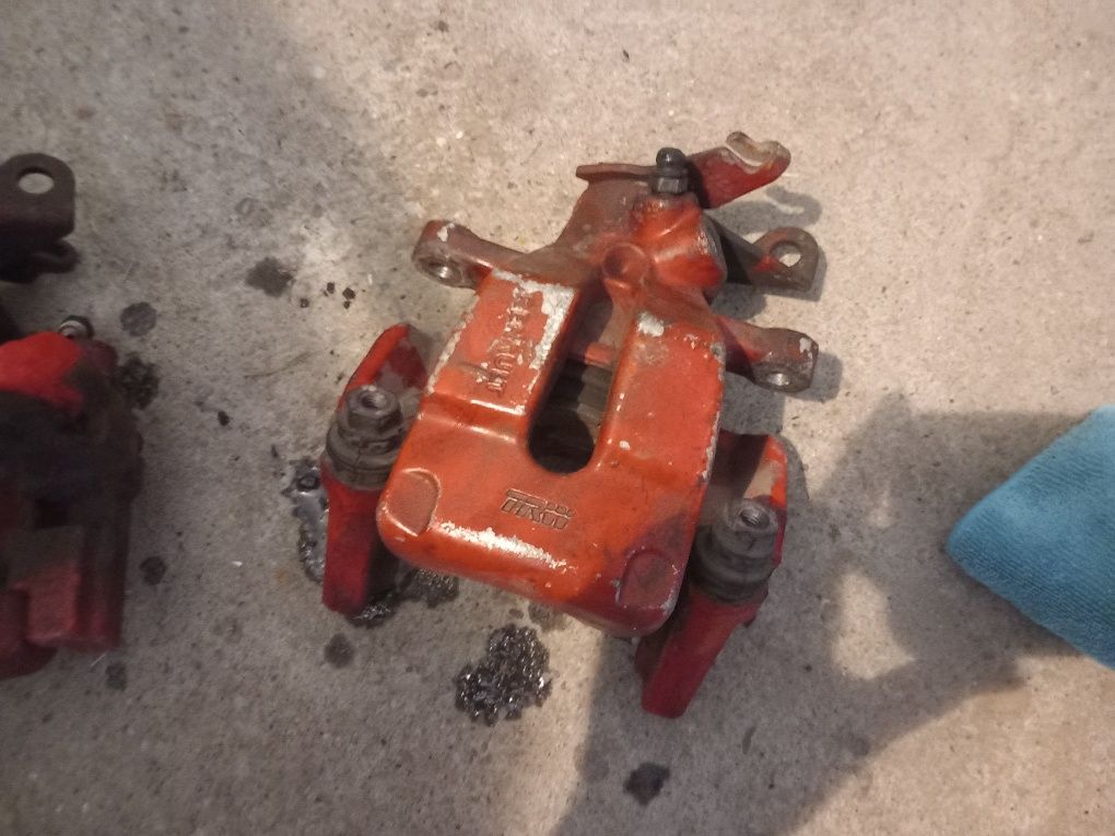 Do rowera zaciski tylne Renault Megane 3