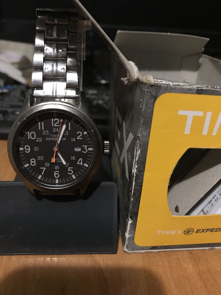 Продам часы Timex Expedition 50m