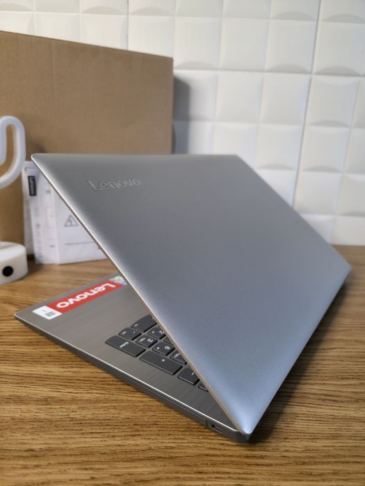 Игровой ноутбук Lenovo 15.6" — Radeon R7, ОЗУ 8GB, SSD+HDD