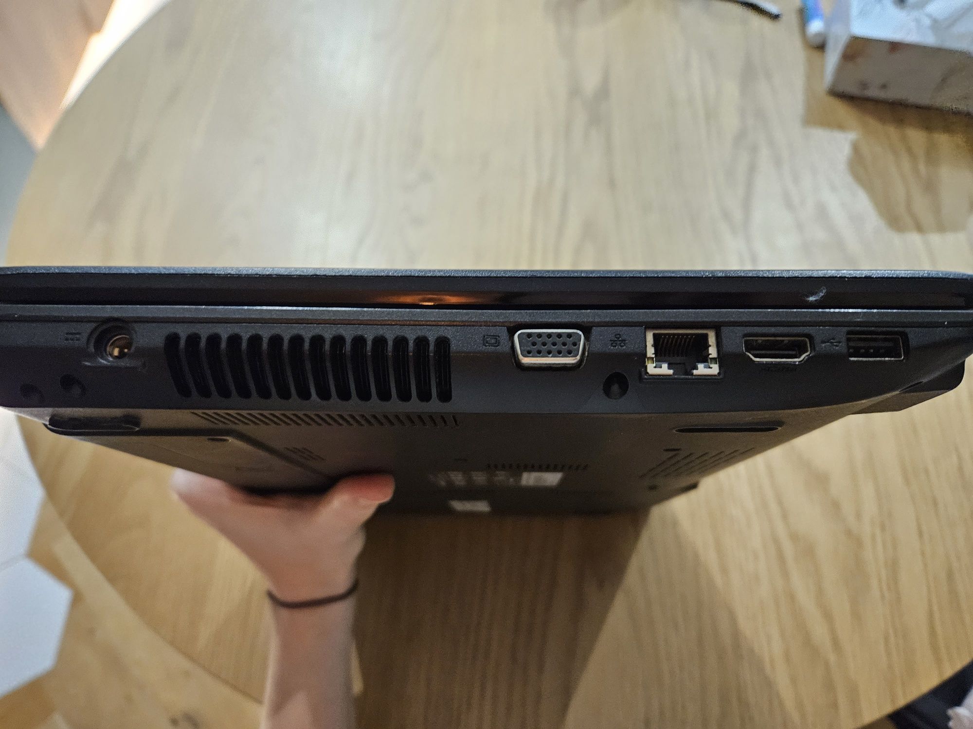 Laptop emachines, intel pentium, Windows 7