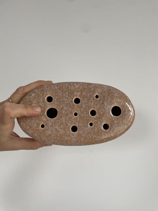 Wazon ceramiczny z dziurkami