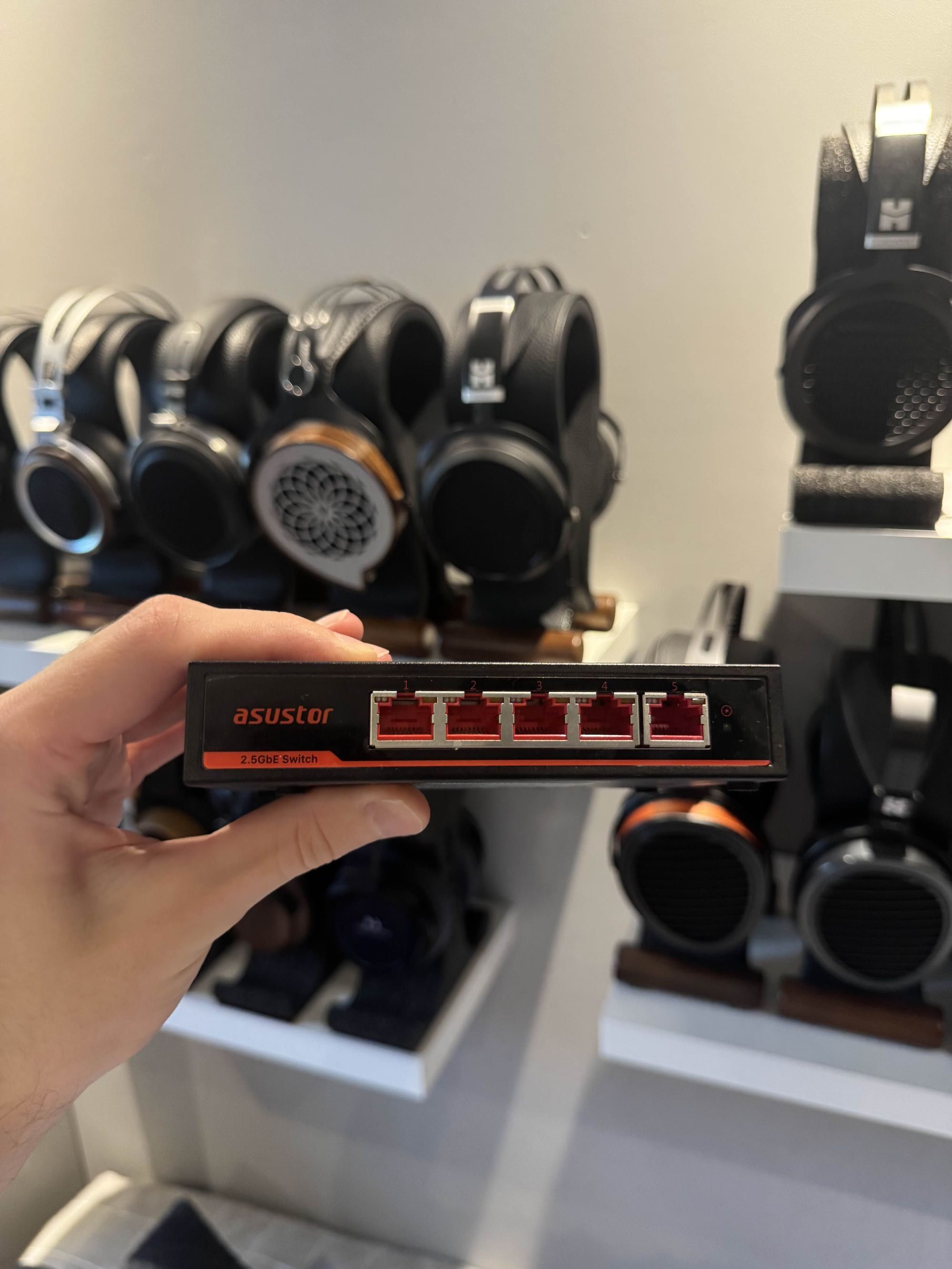 Switch sieciowy Asustor ASW205T | 2.5Gbps – superszybka sieć