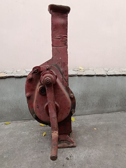 Домкрат на 25 тонн