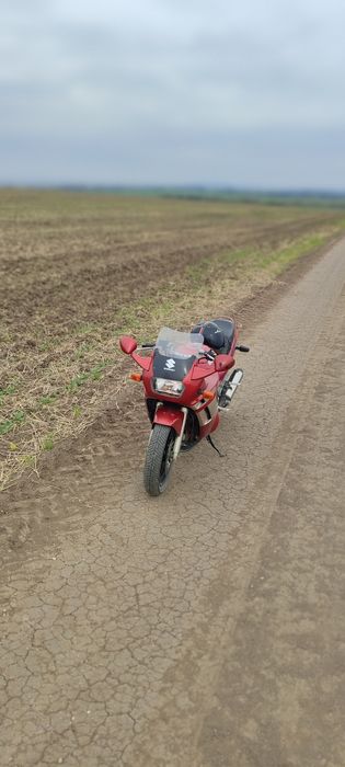 Suzuki GSX 750f Katana