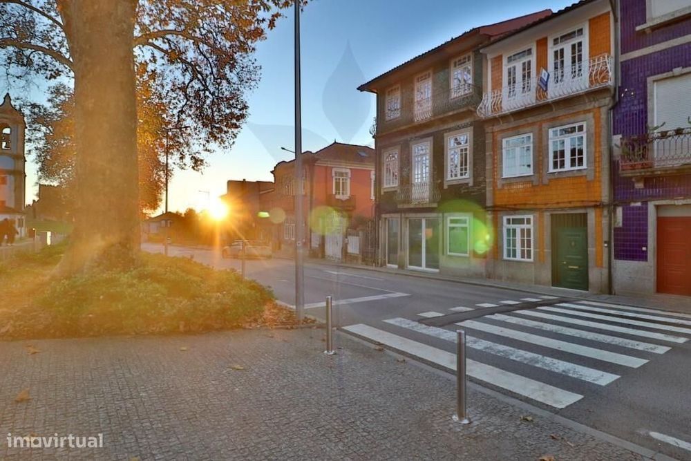 Venda prédio habitacional renovado em Guimarães