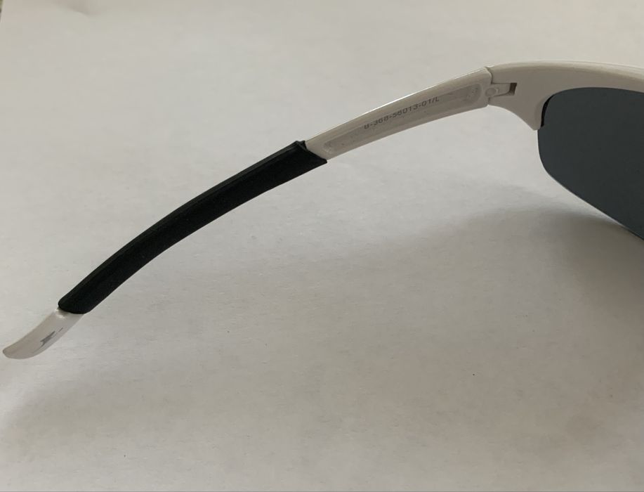 спортивні wrap‑окуляри, щільно прилягають, з гумовими вставками