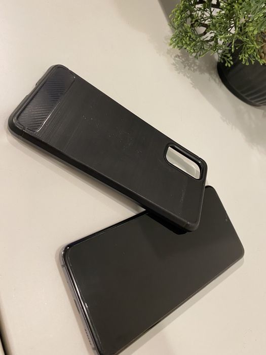 Samsung S20 stan bardzo dobry
