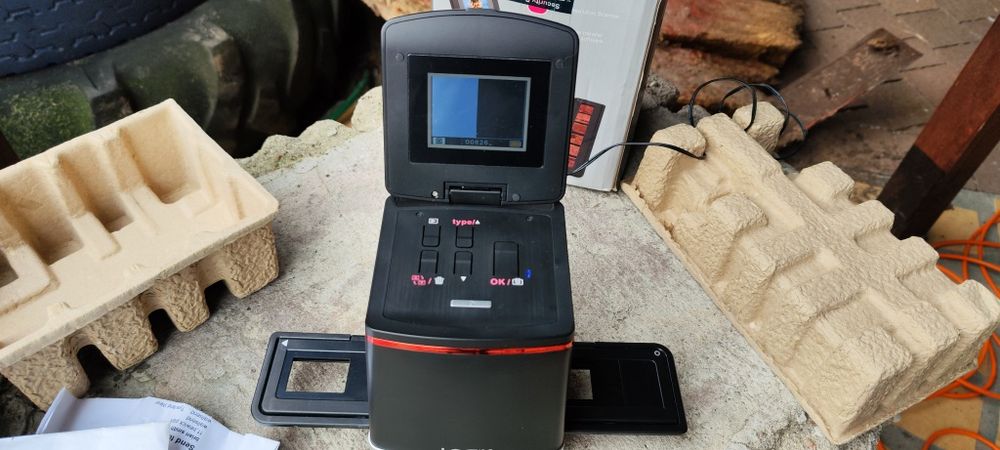 Scanner do digitalizowania Slajdów