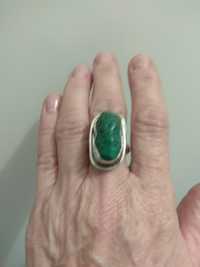 Unikatowy srebrny  pierścień z turkusem w artystycznej ramie