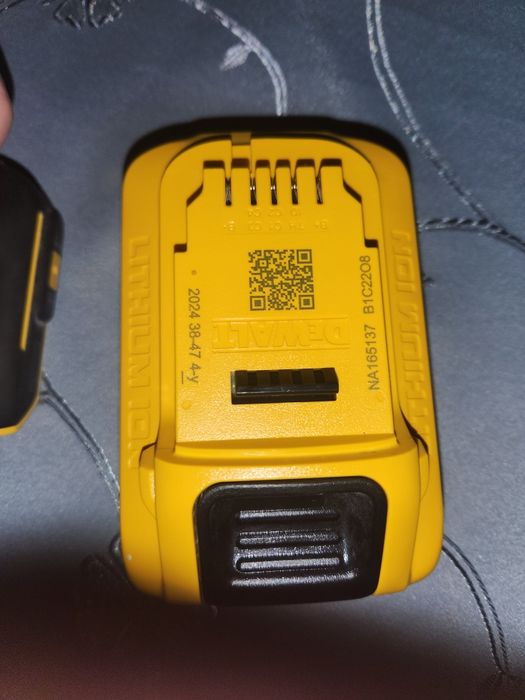 Wkretarka młot dcd709 oraz bateria 5ah powerstack dewalt