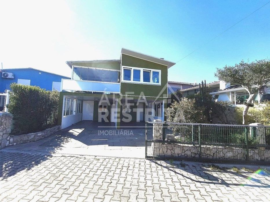 Moradia T5 auto sustentavel, Zona acionistas, Parque Verde em Fernã...