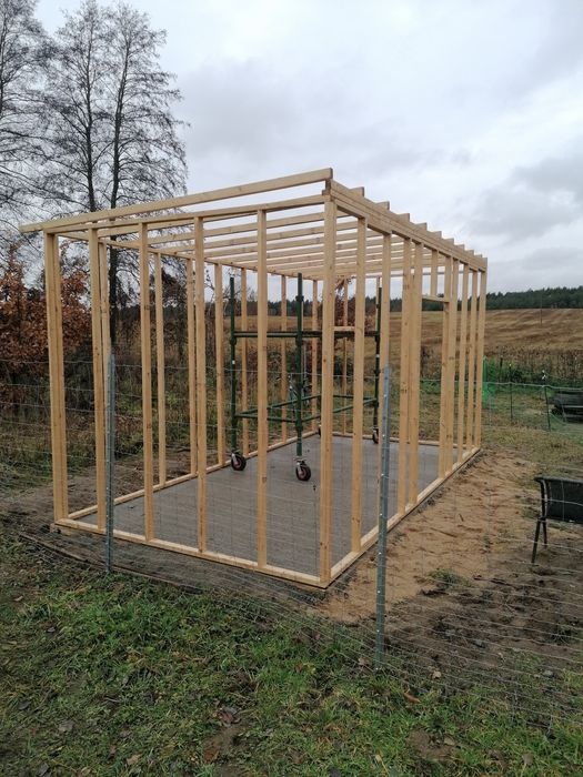 Kurnik, szopka, pomieszczenie gospodarcze