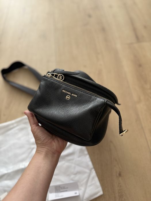 Чорна шкіряна кожаная сумка сумочка бананка Michael Kors