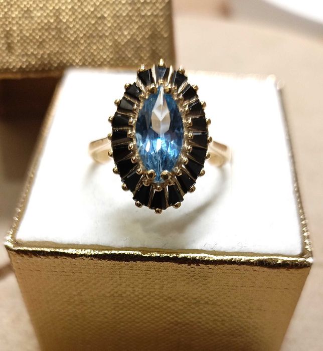 Złoty pierścionek p.585/4,23g