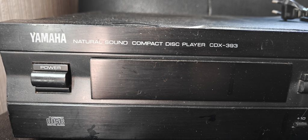 CD проигрыватель Yamaha cdx-393
