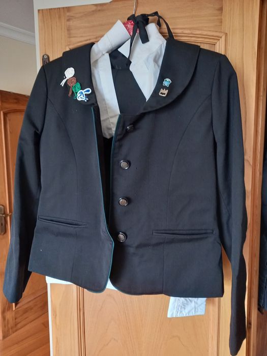 Traje academico feminino Universidade de Aveiro