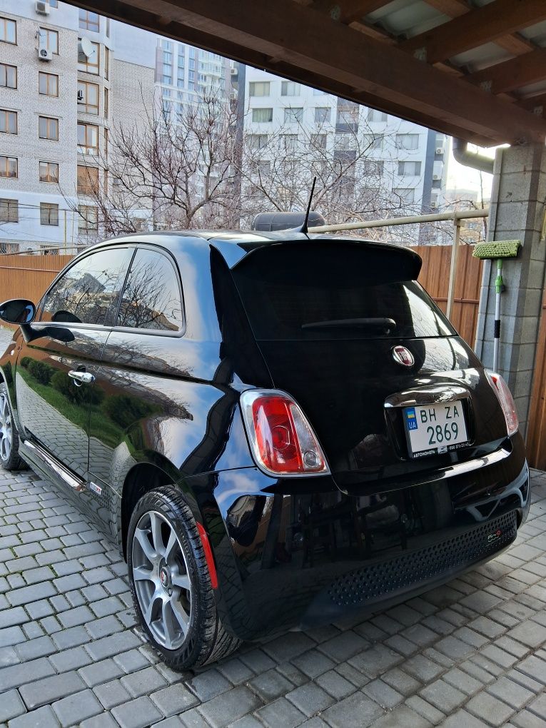 Автомобіль Fiat 500e