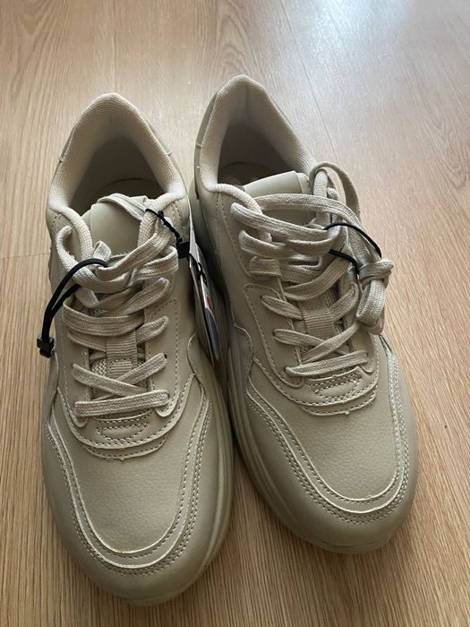 Продам чоловічі нові кросівки, Zara