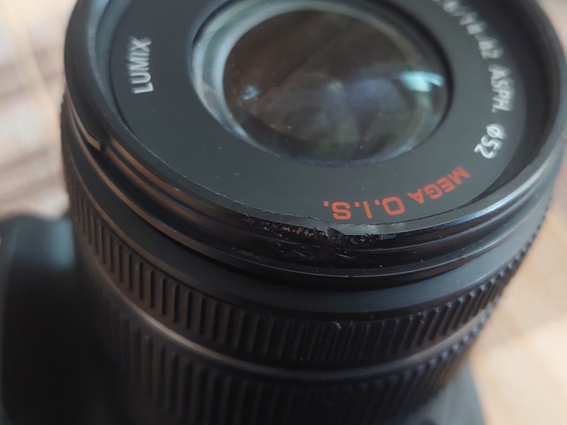 Panasonic Lumix GH2 + об'єктив Lumix G Vario 14–45 mm ƒ/3.5–5.6