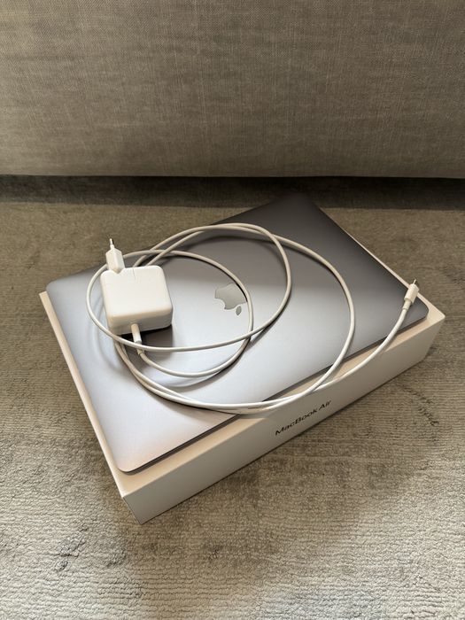 Apple Macbook air m1