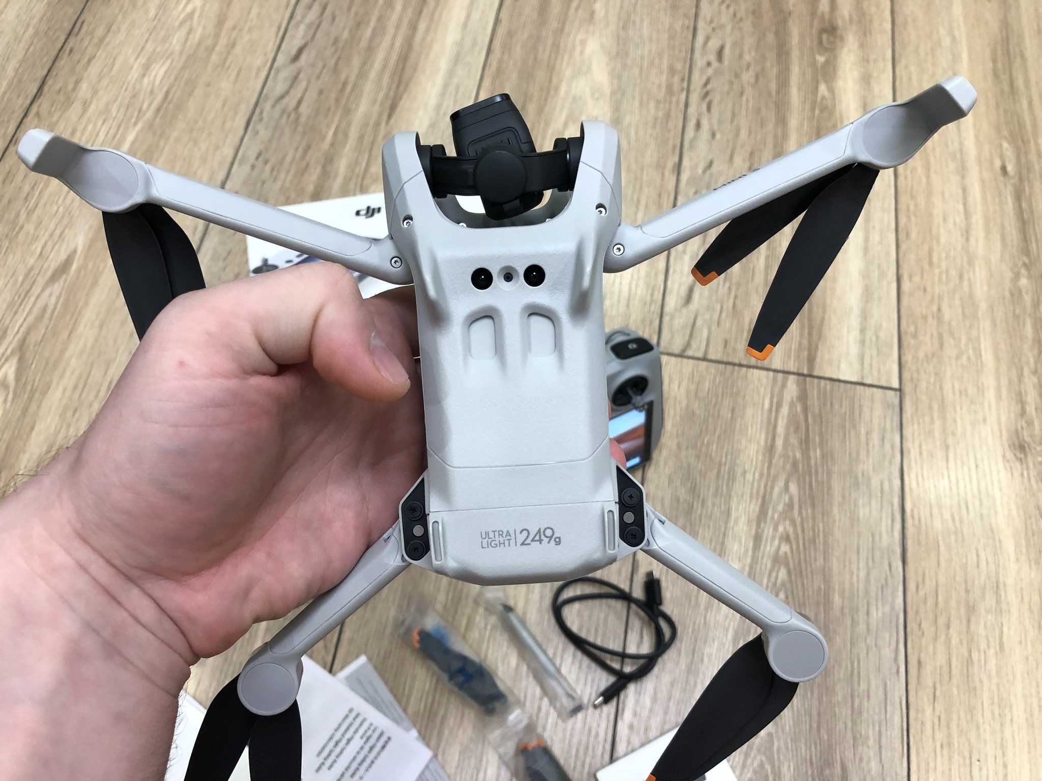 Квадрокоптер DJI Mini 3