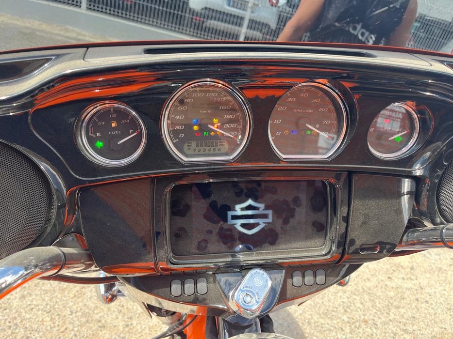 Harley Davidson street glide 114 ORANGE
